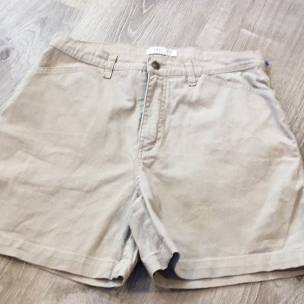 🧡 Cherokee’s~~Tan Shorts~Waist 30” 🧡